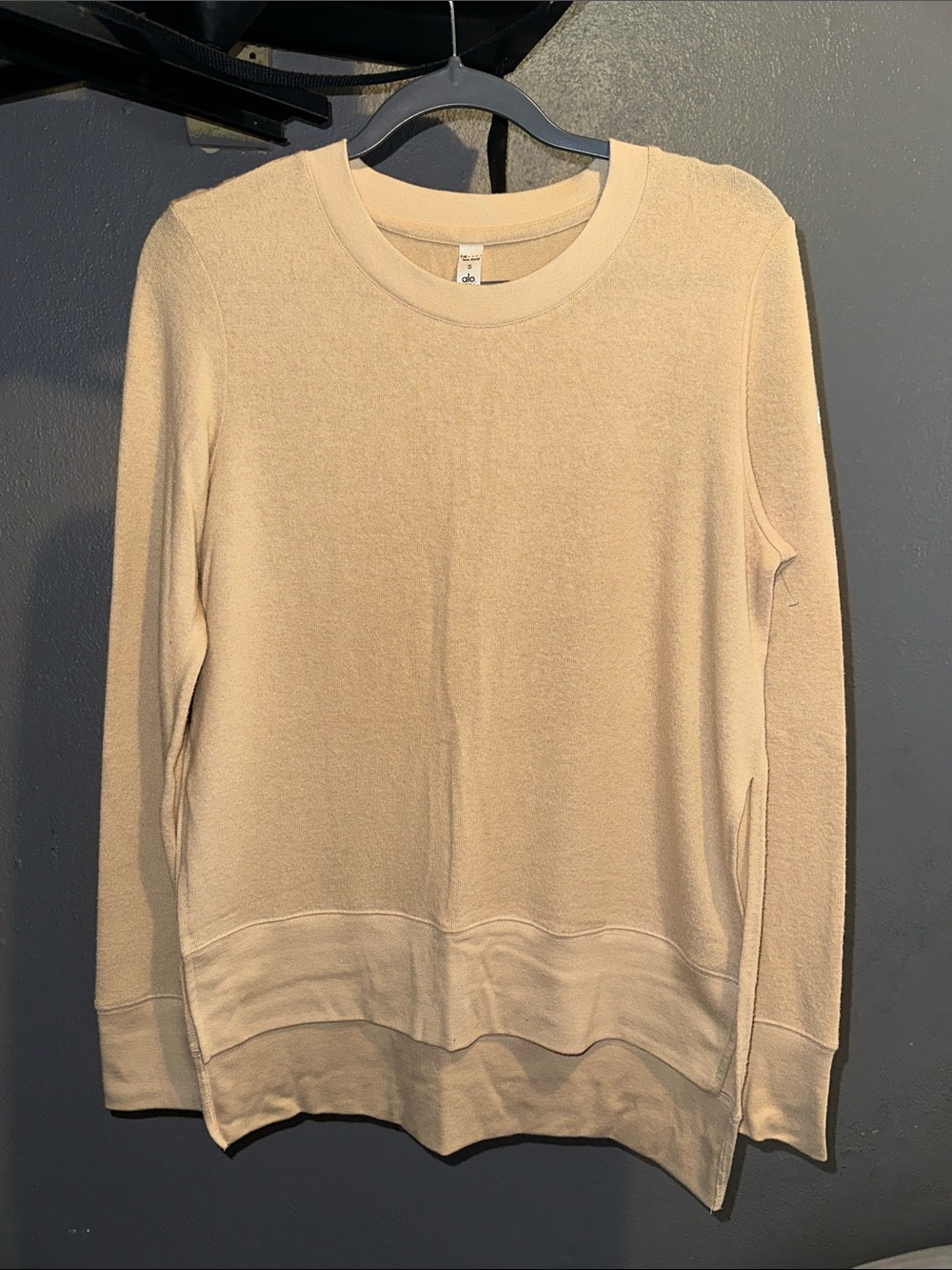 ALO Yoga Lightweight Crewneck Sweater in Beige
